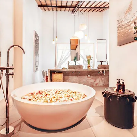 Suites Infinity & Beyond Seminyak  Bagian luar foto
